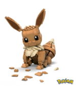 Größenvergleich der 30 cm Jumbo Evoli Figur im Regal